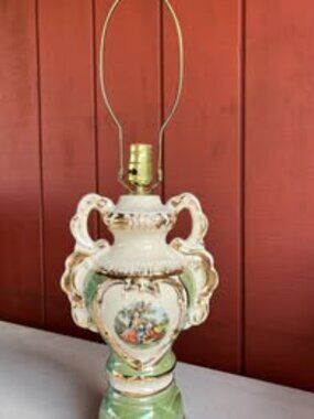 Vintage George and Martha Washington Scene Table Lamp Green Gold Trim 25 Inch